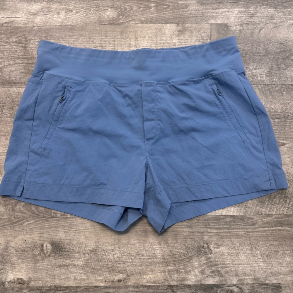 Athleta Trekkie North Shorts High Rise Periwinkle Blue Womens Sz.16